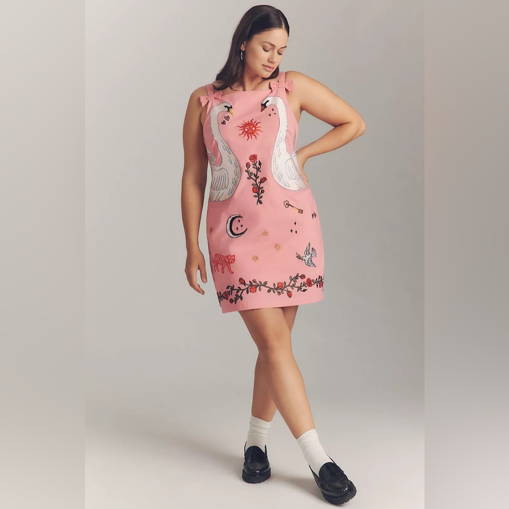 New Anthropologie Maeve pink swan embroidered mini shift dress - Picture 3 of 11